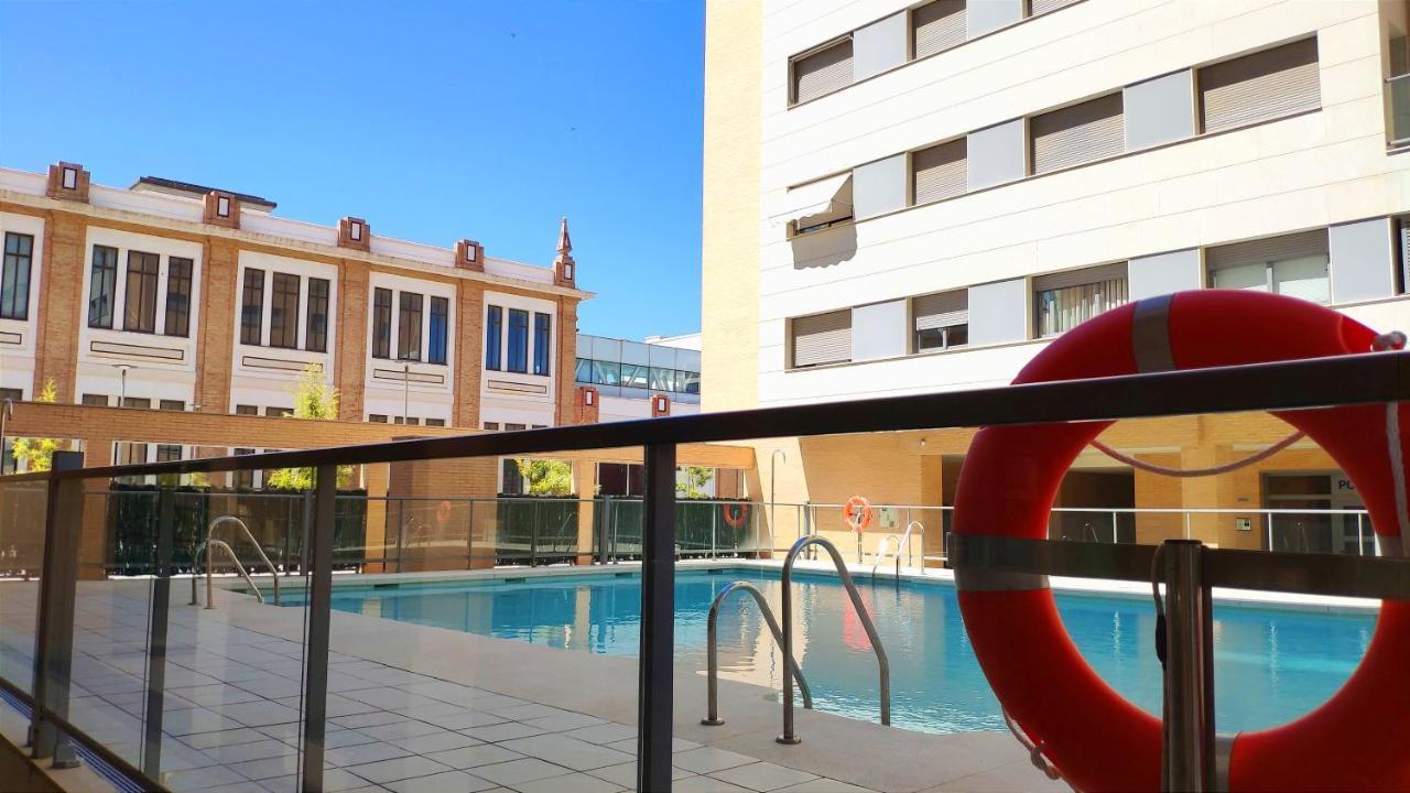 On The Beach! Frente Al Paseo Maritimo, Parking Y Piscina مالقة المظهر الخارجي الصورة