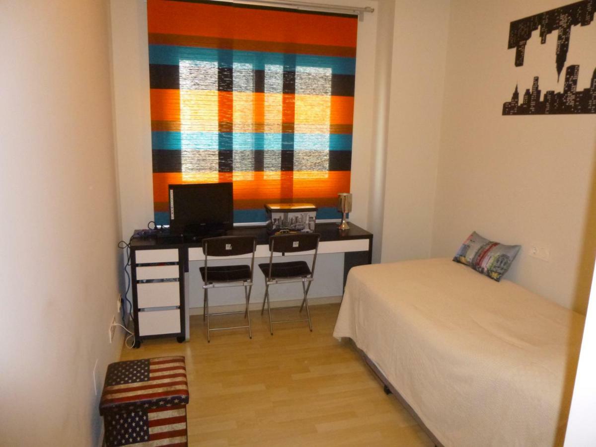 On The Beach! Frente Al Paseo Maritimo, Parking Y Piscina مالقة المظهر الخارجي الصورة